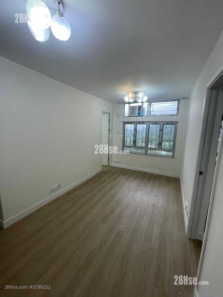 Kam Ying Court Sell 2 Bedrooms , 1 Bathroom 401 ft²