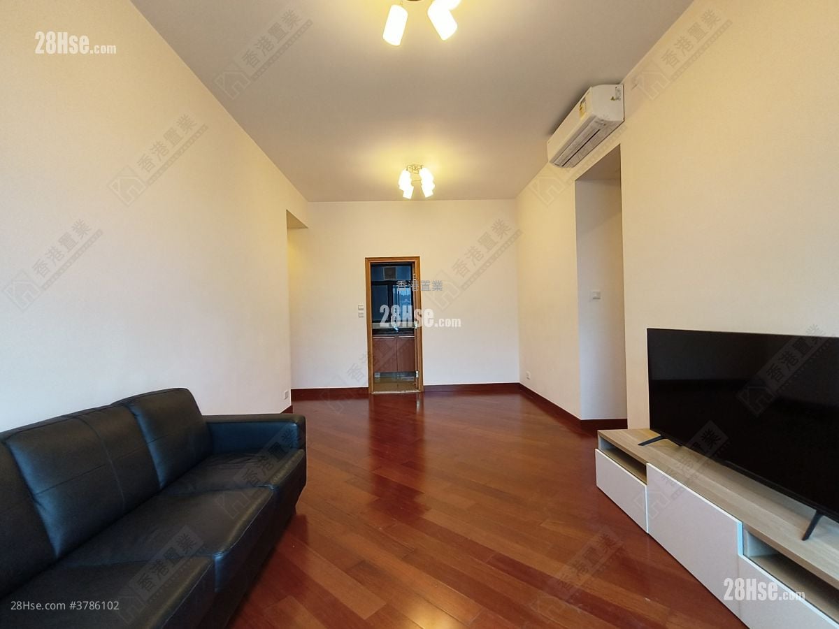 The Arch Rental 3 Bedrooms , 2 Bathrooms 841 ft²