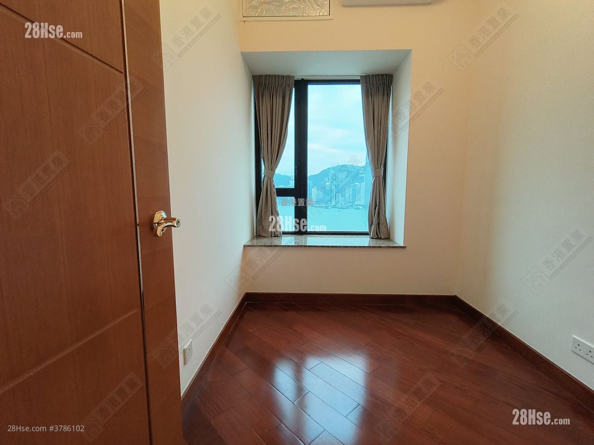 The Arch Rental 3 Bedrooms , 2 Bathrooms 841 ft²