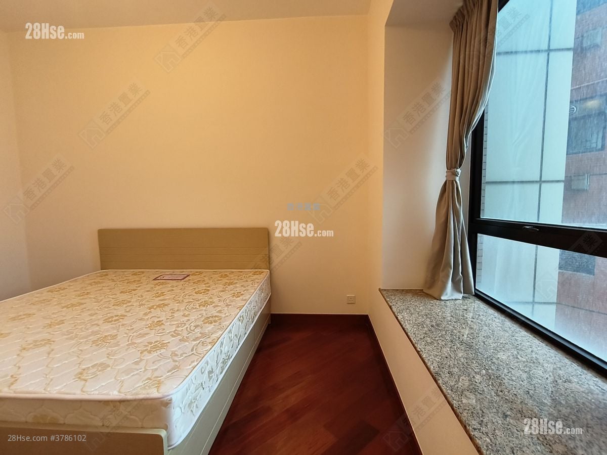 The Arch Rental 3 Bedrooms , 2 Bathrooms 841 ft²