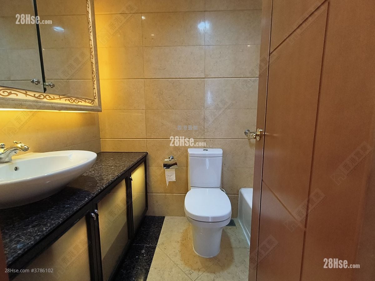 The Arch Rental 3 Bedrooms , 2 Bathrooms 841 ft²