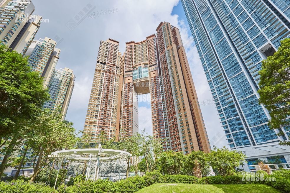 The Arch Rental 3 Bedrooms , 2 Bathrooms 841 ft²