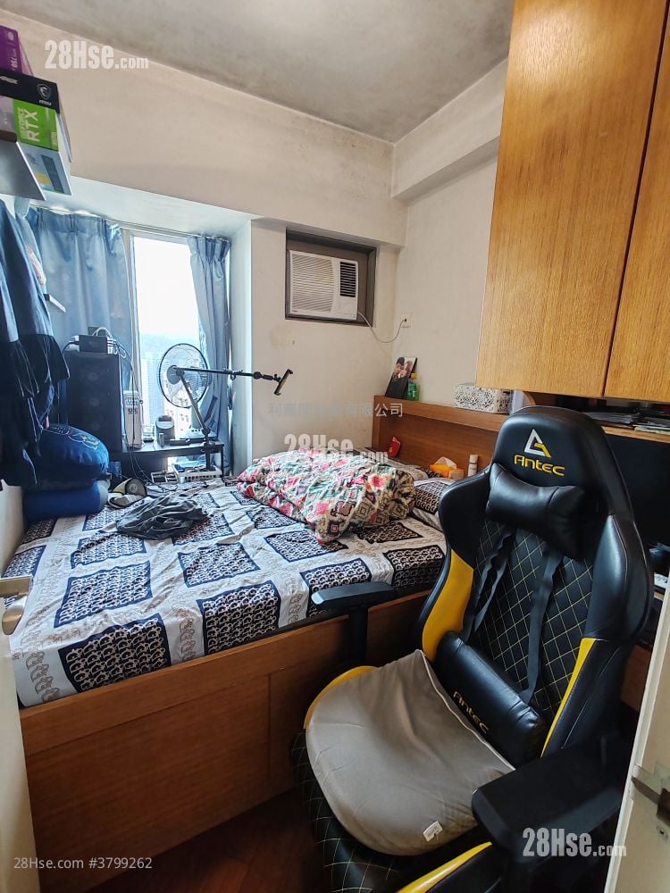 Tseung Kwan O Plaza Sell 3 Bedrooms , 1 Bathroom 502 ft²