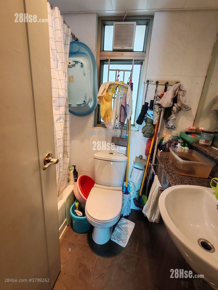 Tseung Kwan O Plaza Sell 3 Bedrooms , 1 Bathroom 502 ft²