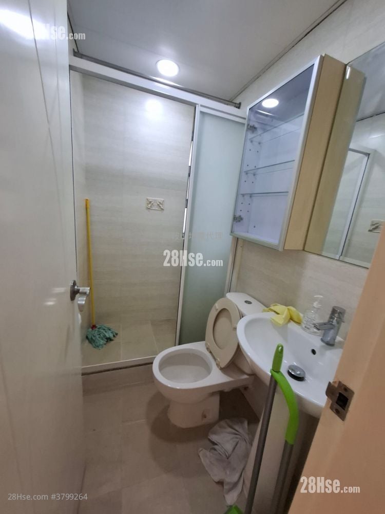 Kam Ying Court Rental 3 Bedrooms , 1 Bathroom 554 ft²