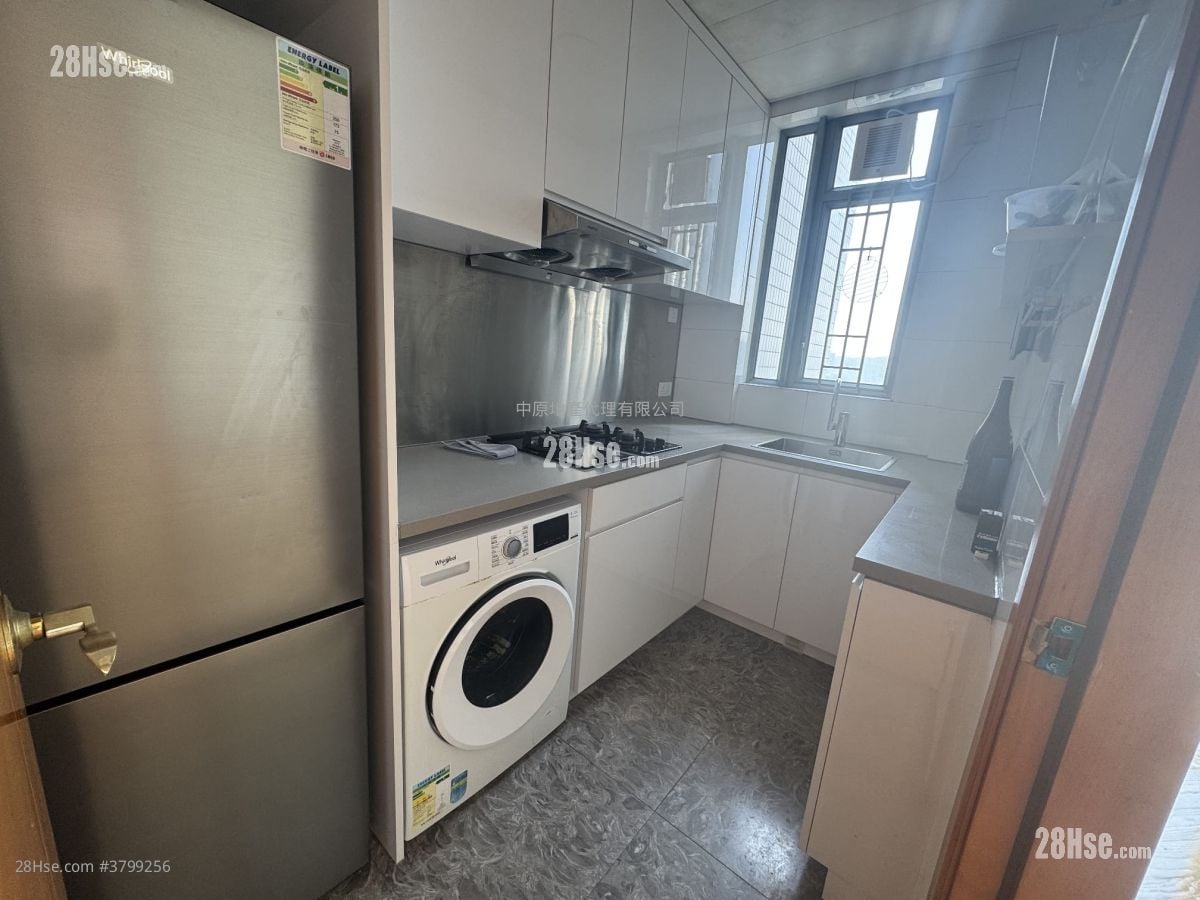 The Dynasty Rental 3 Bedrooms , 2 Bathrooms 728 ft²