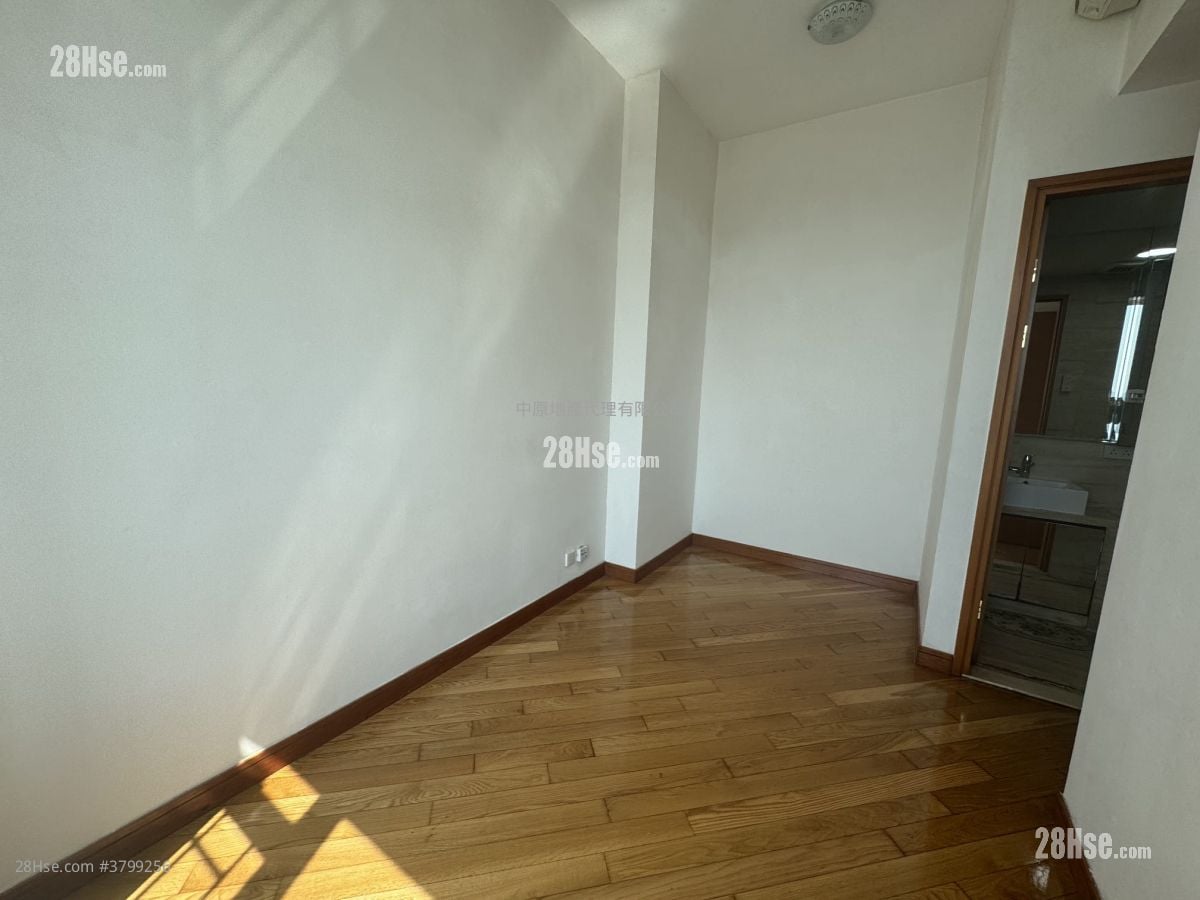 The Dynasty Rental 3 Bedrooms , 2 Bathrooms 728 ft²