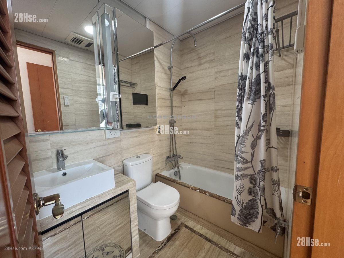 The Dynasty Rental 3 Bedrooms , 2 Bathrooms 728 ft²