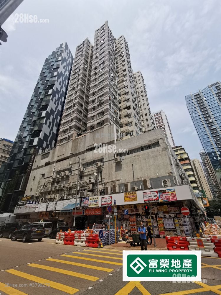 Tak Bo Building Sell 2 Bedrooms , 1 Bathroom 389 ft²