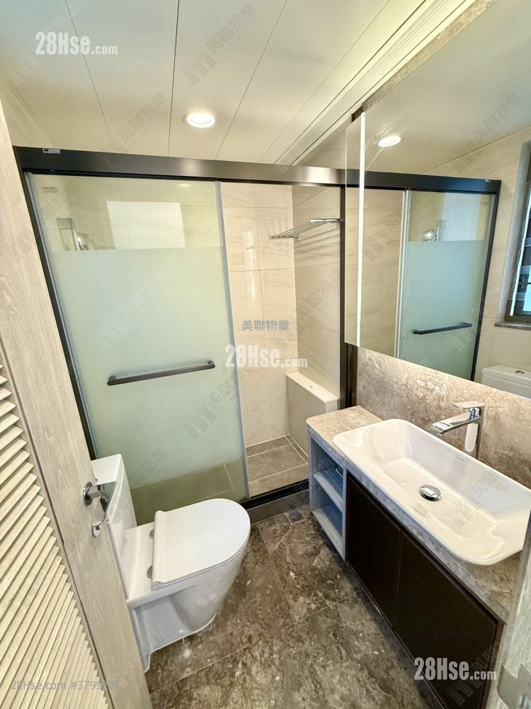 Sea To Sky Sell 2 Bedrooms , 1 Bathroom 470 ft²