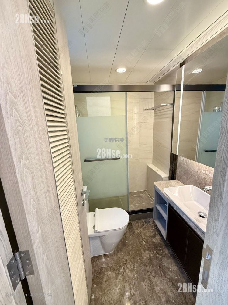 Sea To Sky Sell 2 Bedrooms , 1 Bathroom 470 ft²