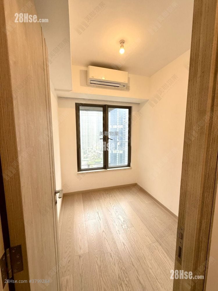 Sea To Sky Sell 2 Bedrooms , 1 Bathroom 470 ft²