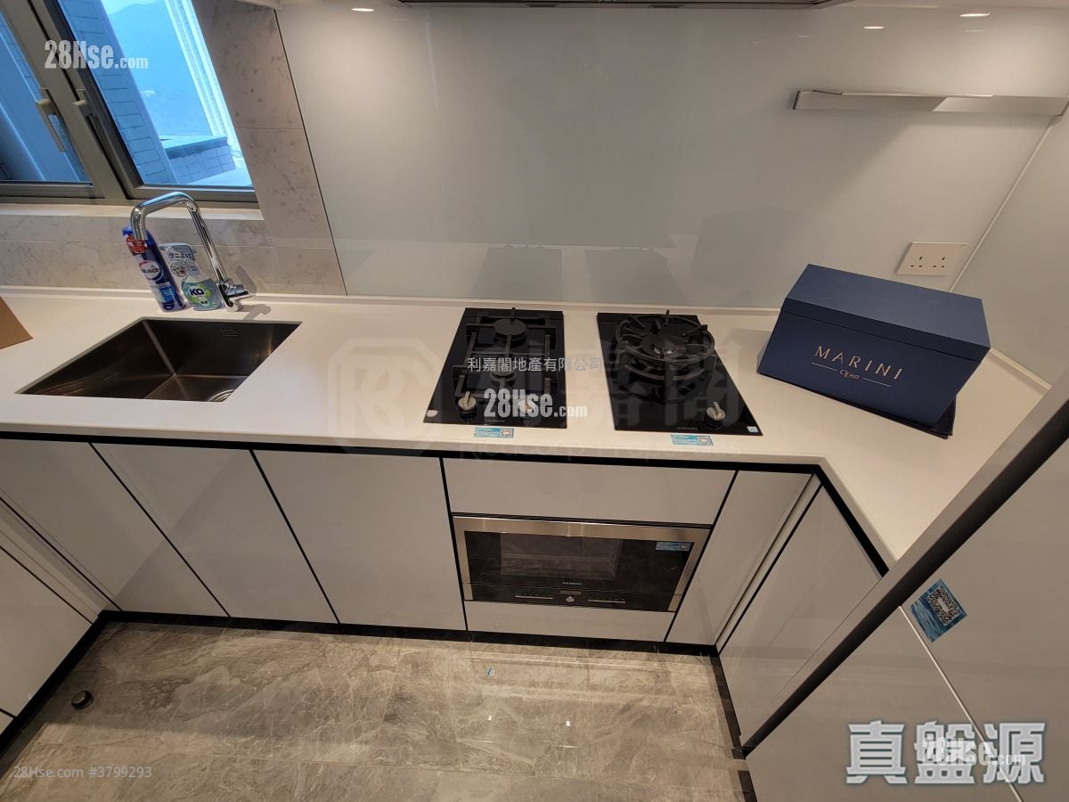 Marini Sell 3 Bedrooms 770 ft²