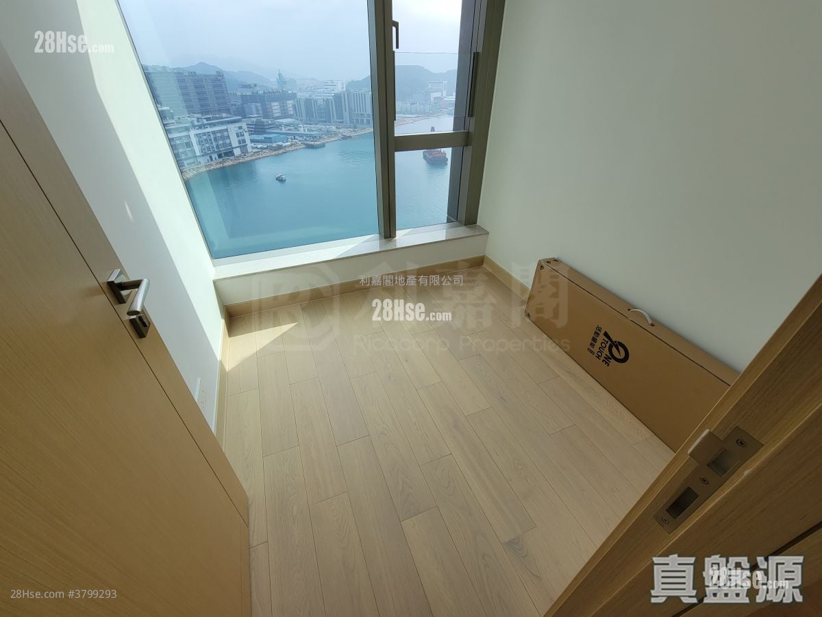 Marini Sell 3 Bedrooms 770 ft²