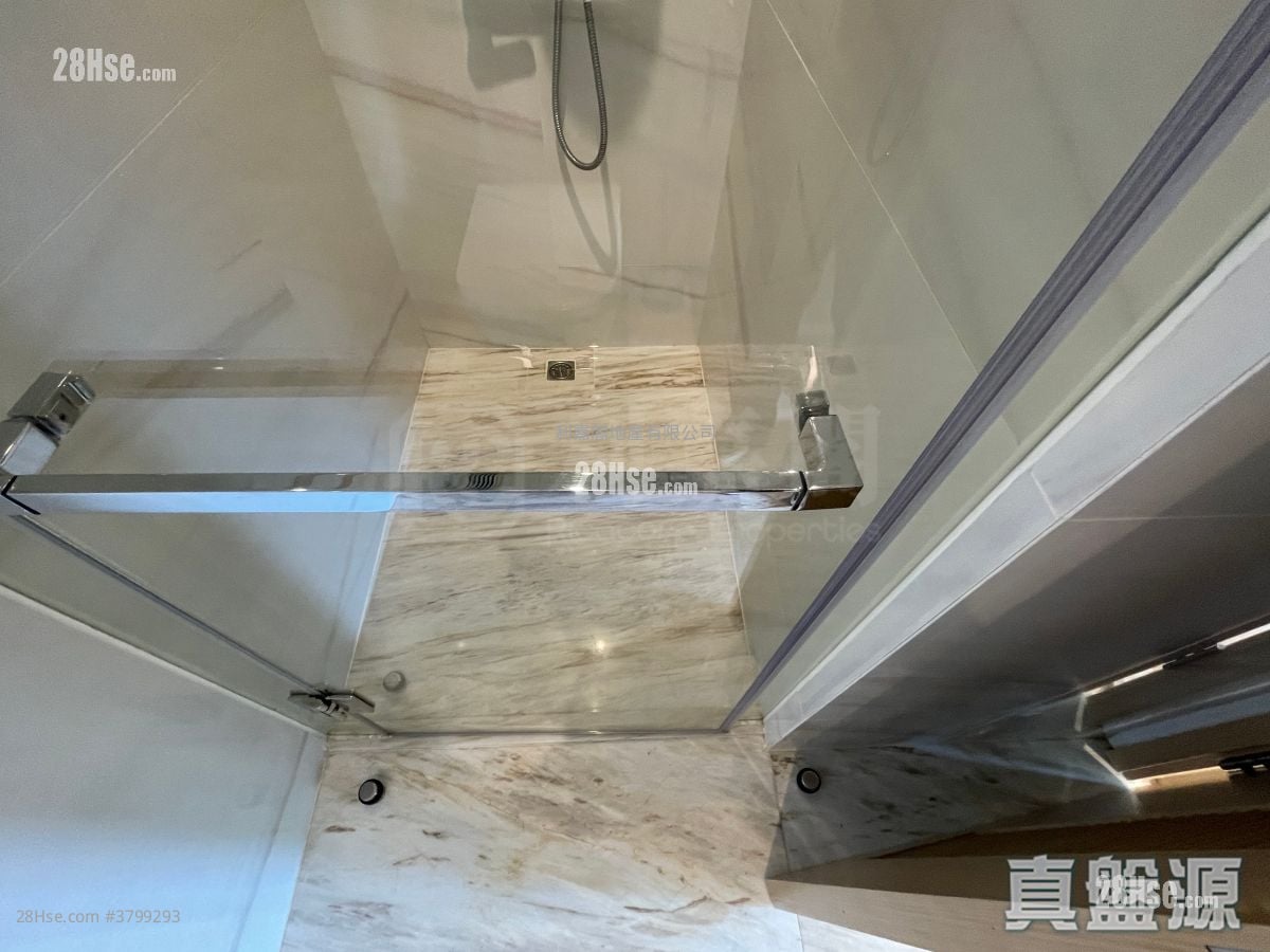 Marini Sell 3 Bedrooms 770 ft²