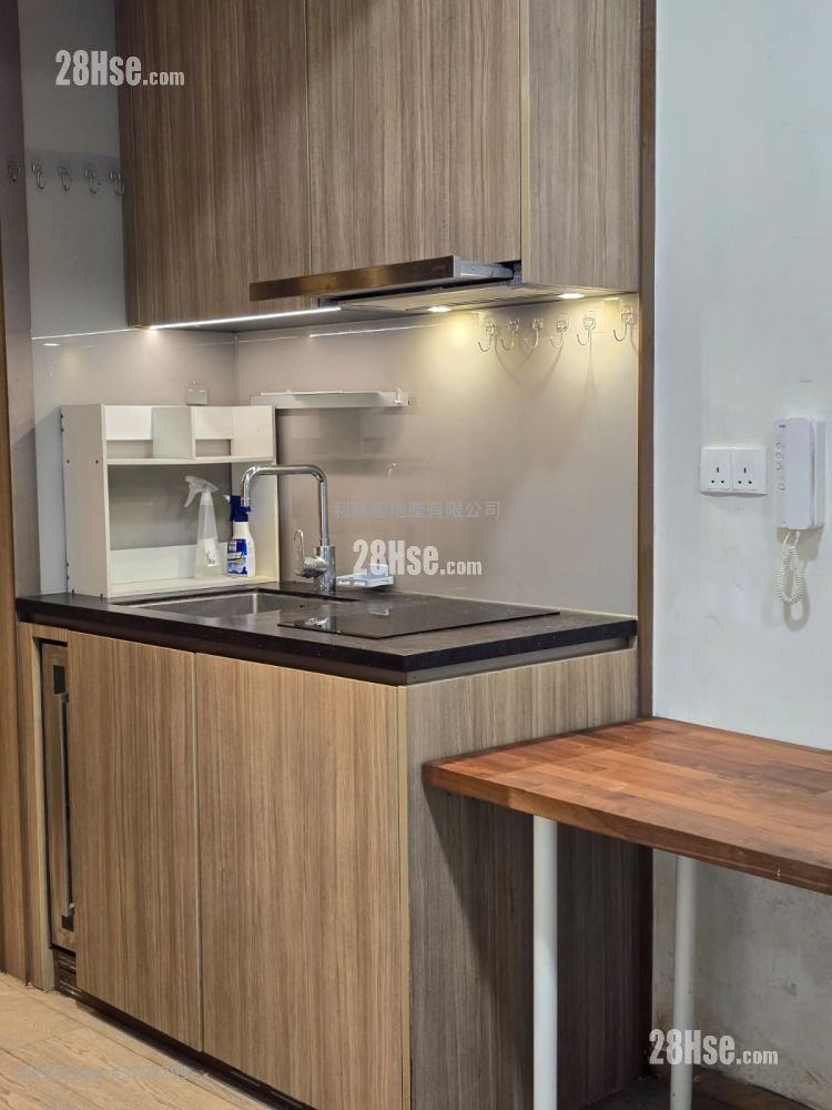 The Met. Acappella Rental Studio , 1 Bathroom 254 ft²