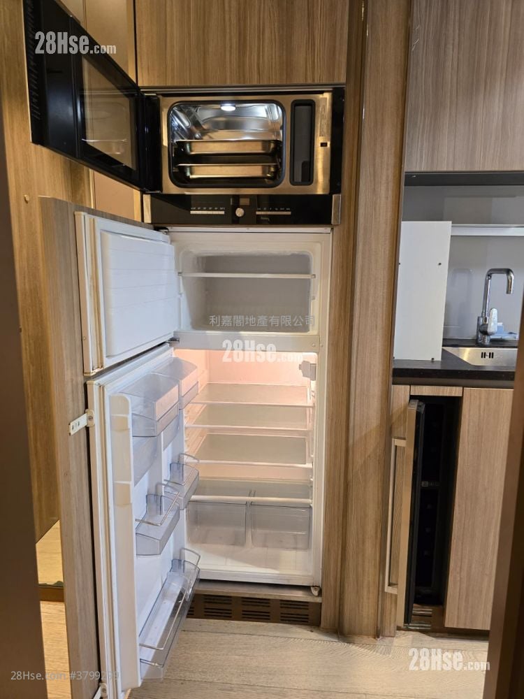 The Met. Acappella Rental Studio , 1 Bathroom 254 ft²