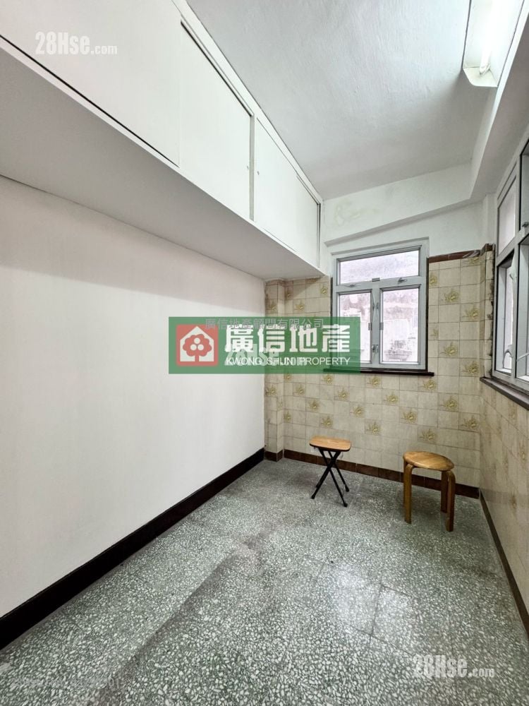 Wing Wah Building Sell 2 Bedrooms , 1 Bathroom 375 ft²