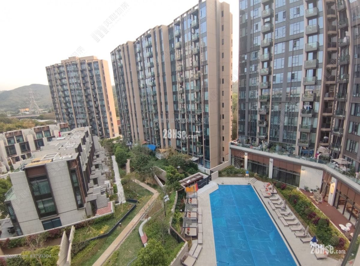 building outlook: Crescent Green Sell 3 Bedrooms , 3 Bathrooms 940 ft²