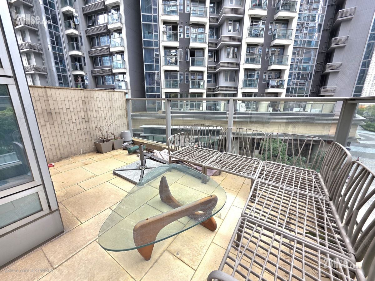 Century Link Rental 2 Bedrooms , 1 Bathroom 445 ft²