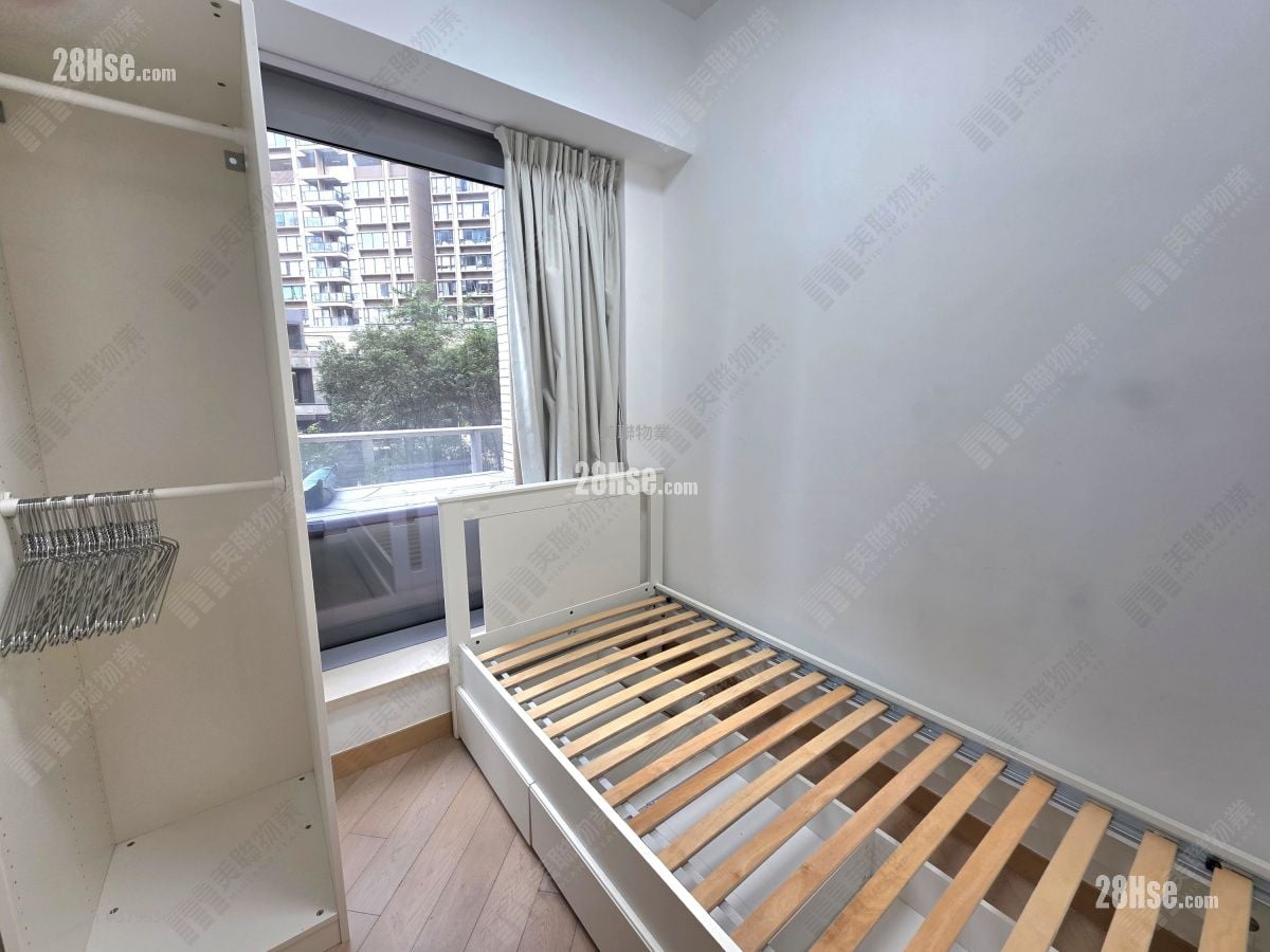 Century Link Rental 2 Bedrooms , 1 Bathroom 445 ft²