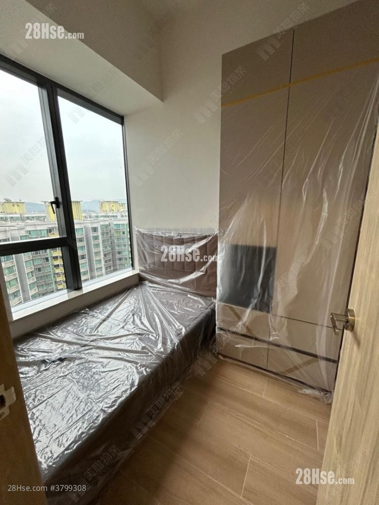 master room: Hava Sell 1 Bedroom , 1 Bathroom 291 ft²