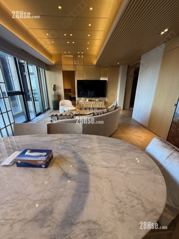 Ultima Rental 4 Bedrooms , 4 Bathrooms 1,311 ft²