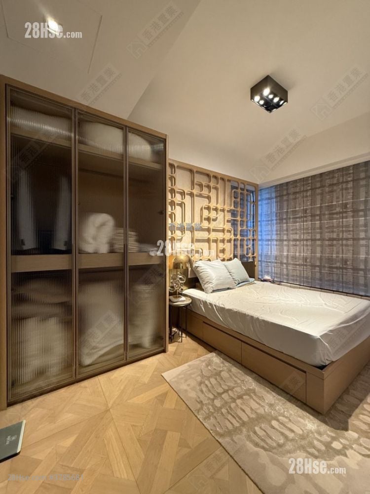 Ultima Rental 4 Bedrooms , 4 Bathrooms 1,311 ft²