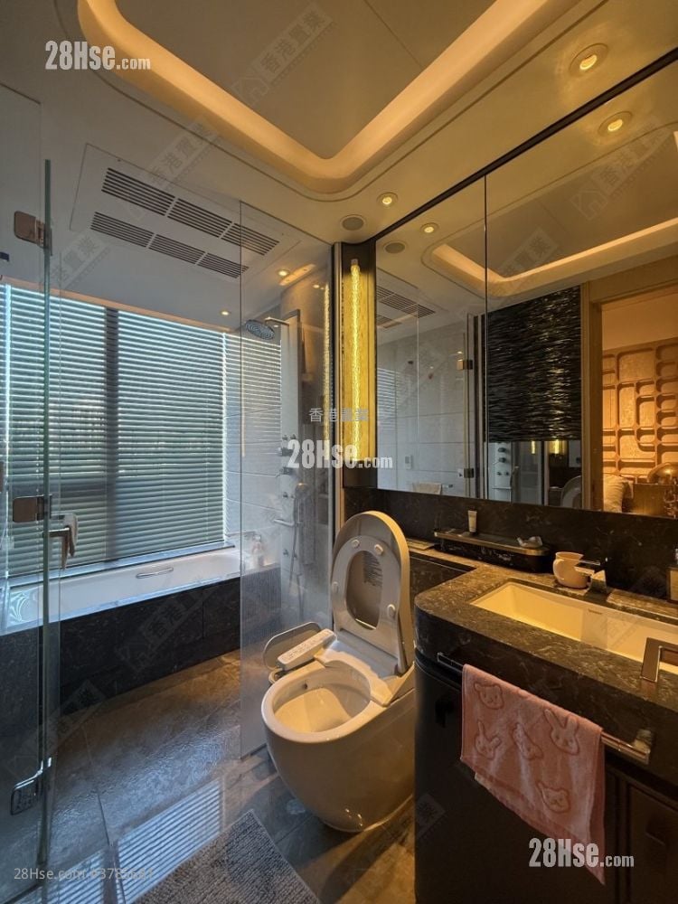 Ultima Rental 4 Bedrooms , 4 Bathrooms 1,311 ft²