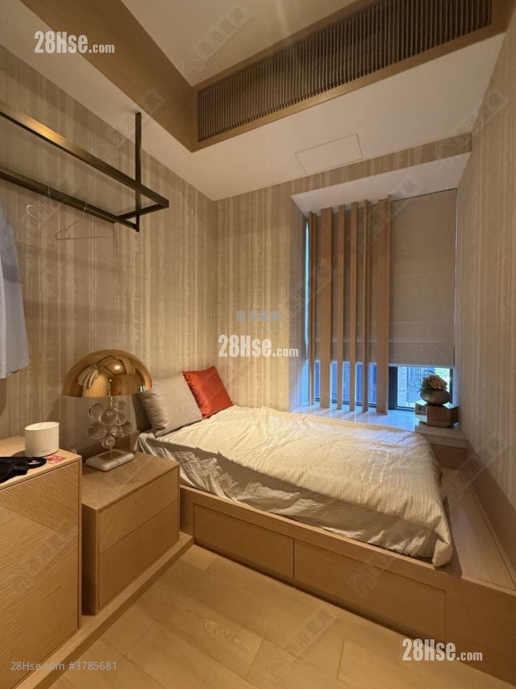 Ultima Rental 4 Bedrooms , 4 Bathrooms 1,311 ft²