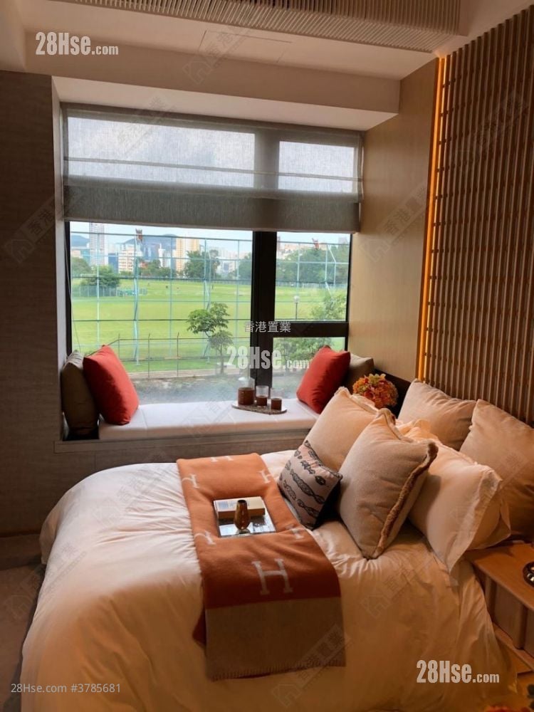 Ultima Rental 4 Bedrooms , 4 Bathrooms 1,311 ft²