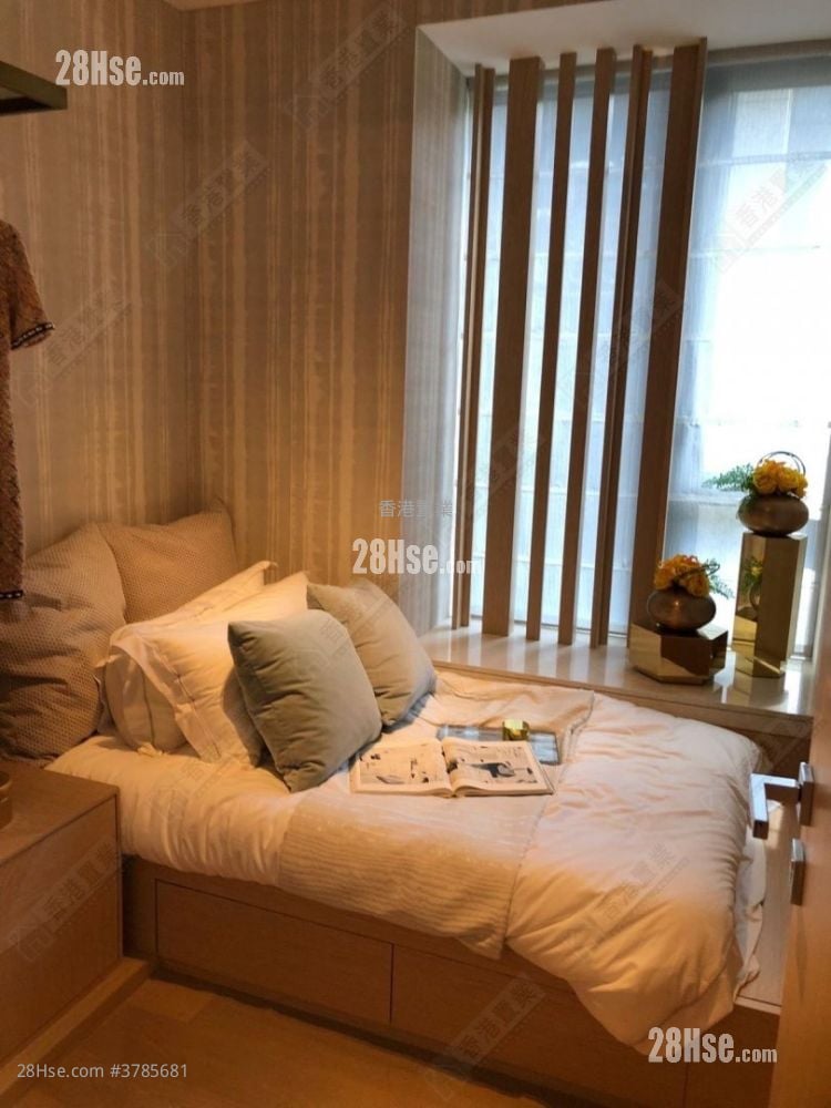 Ultima Rental 4 Bedrooms , 4 Bathrooms 1,311 ft²