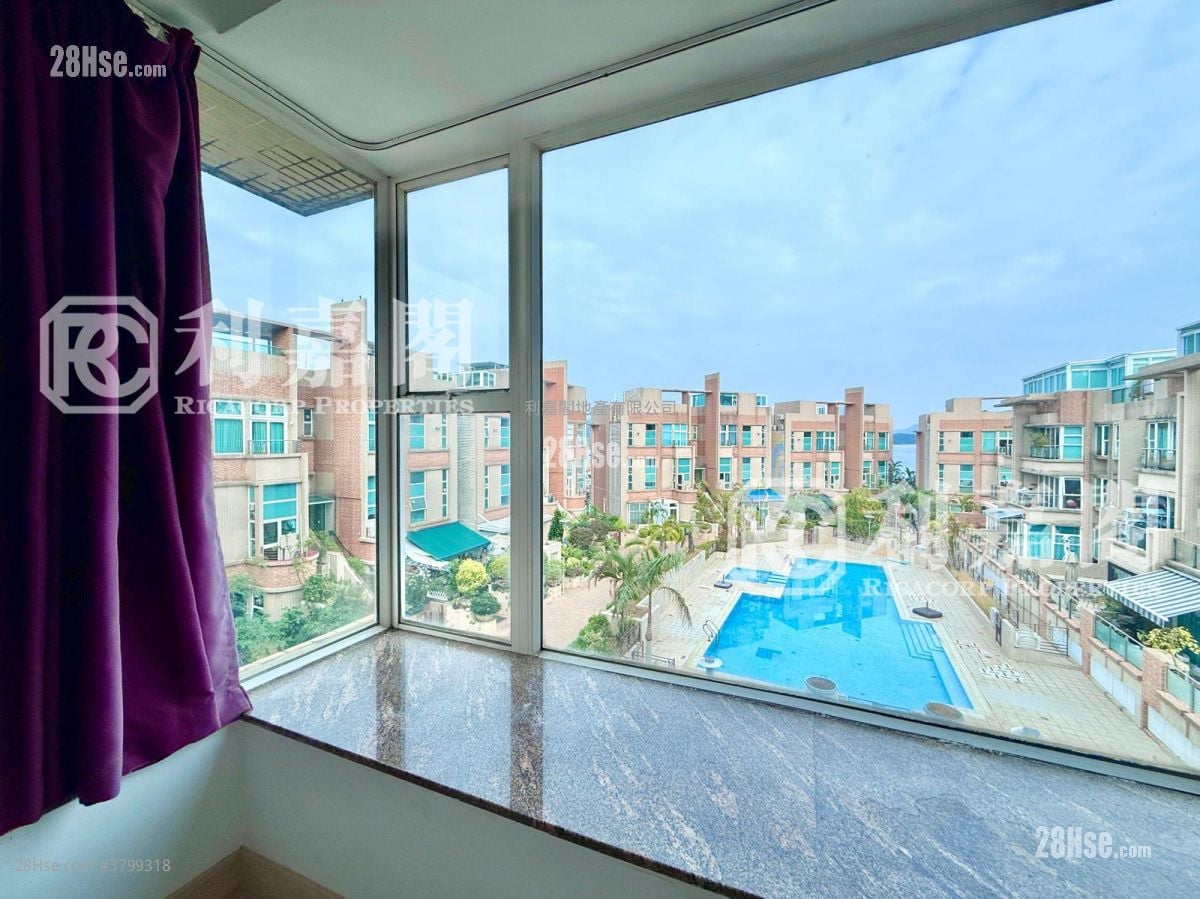 Costa Bello Sell 3 Bedrooms , 2 Bathrooms 837 ft²