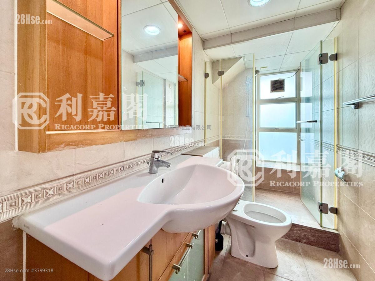 Costa Bello Sell 3 Bedrooms , 2 Bathrooms 837 ft²