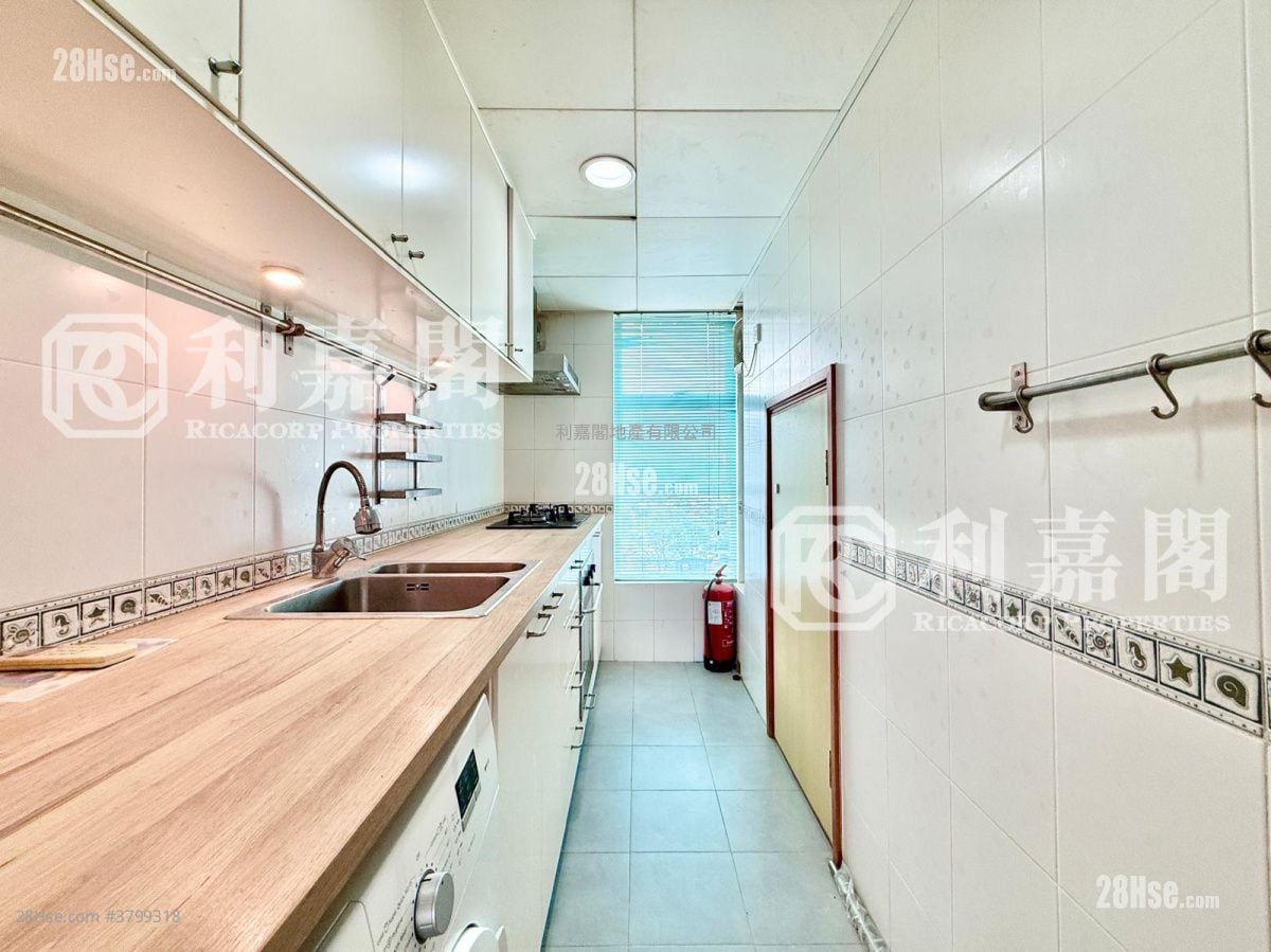 Costa Bello Sell 3 Bedrooms , 2 Bathrooms 837 ft²