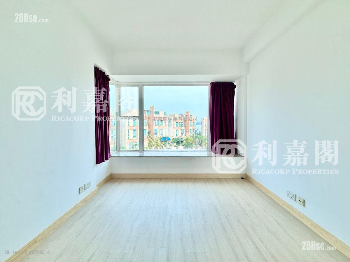 Costa Bello Sell 3 Bedrooms , 2 Bathrooms 837 ft²