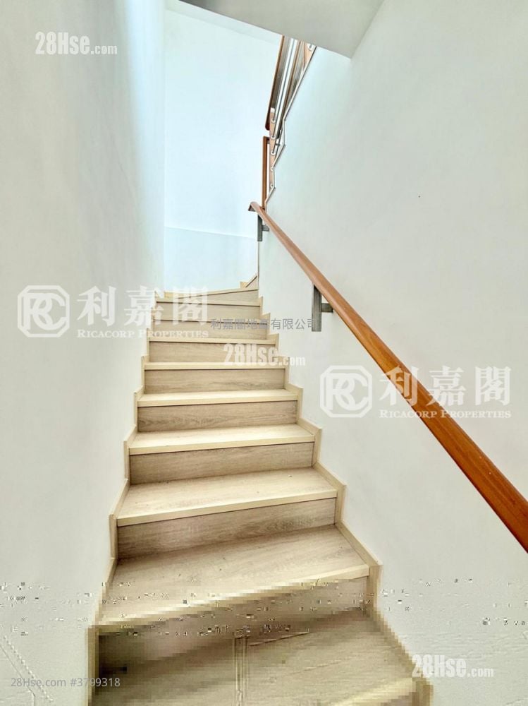 Costa Bello Sell 3 Bedrooms , 2 Bathrooms 837 ft²