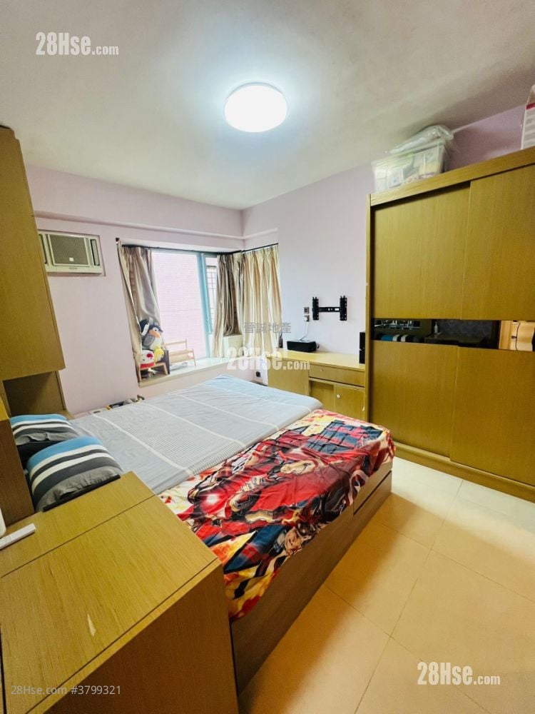 Peridot Court Sell 4 Bedrooms , 3 Bathrooms 1,155 ft²