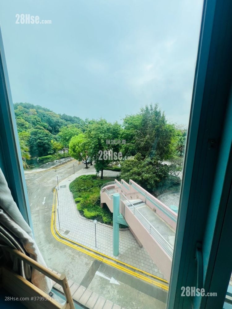 Peridot Court Sell 4 Bedrooms , 3 Bathrooms 1,155 ft²