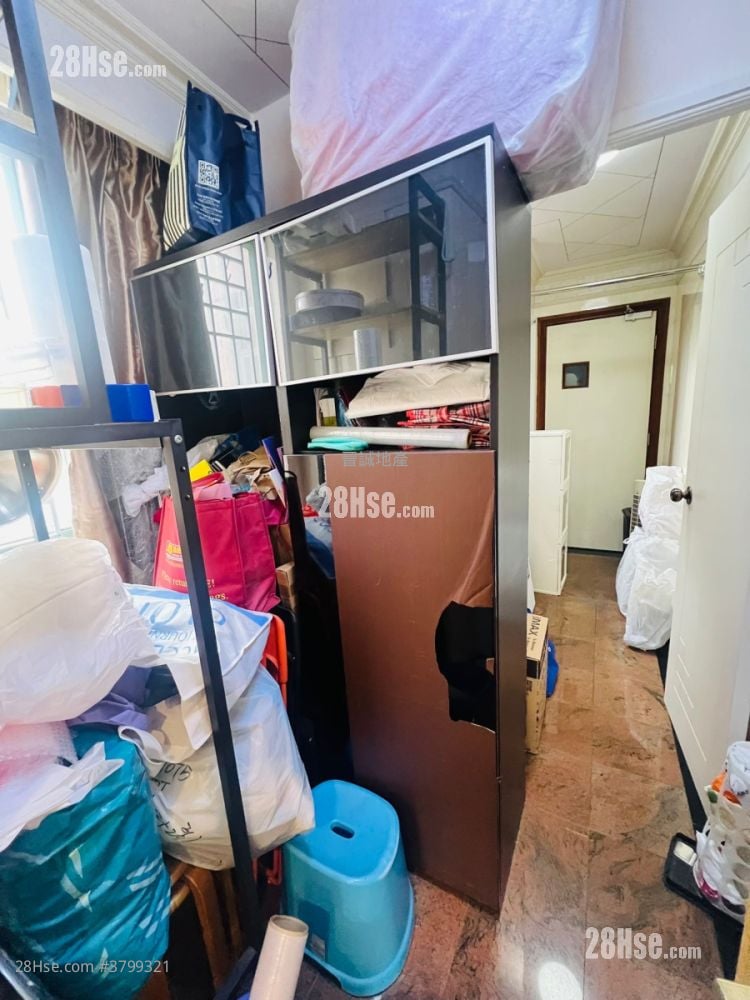 Peridot Court Sell 4 Bedrooms , 3 Bathrooms 1,155 ft²