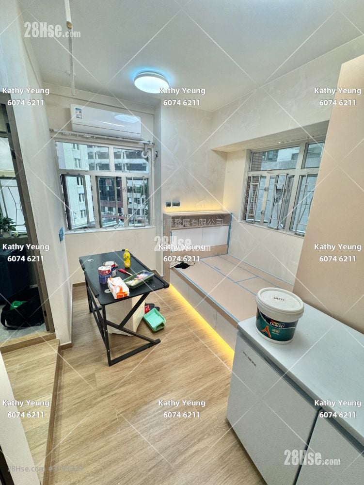 Yan On Building Rental Studio , 1 Bathroom 180 ft²
