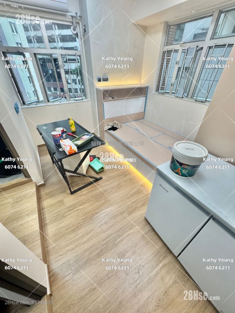 Yan On Building Rental Studio , 1 Bathroom 180 ft²