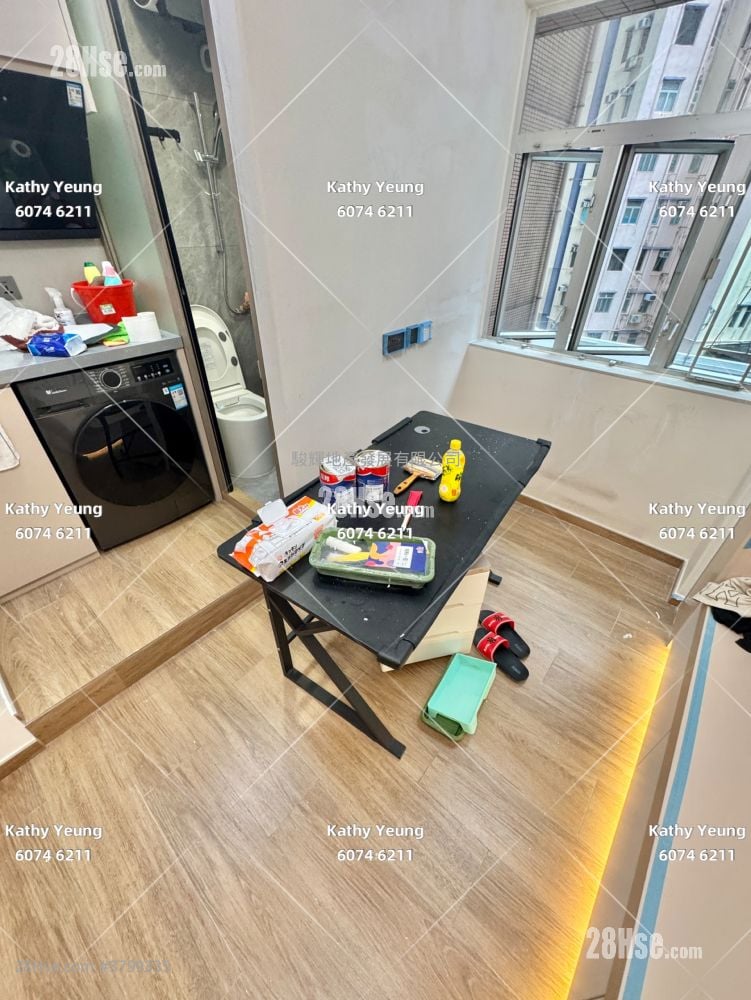 Yan On Building Rental Studio , 1 Bathroom 180 ft²