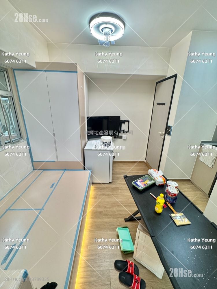 Yan On Building Rental Studio , 1 Bathroom 180 ft²