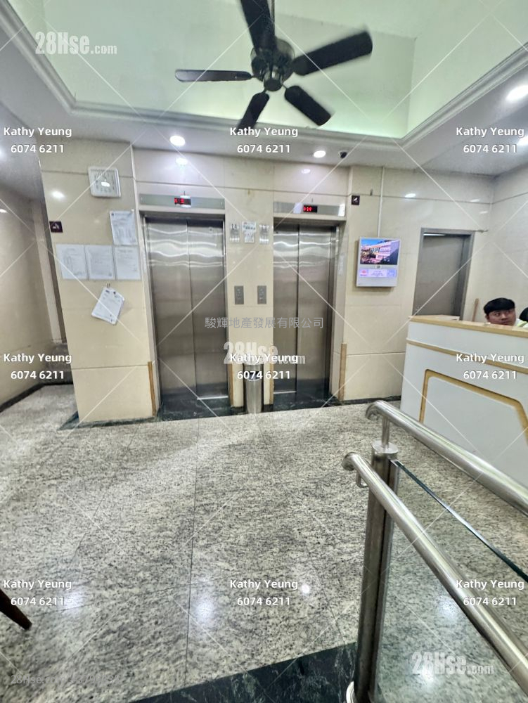 Yan On Building Rental Studio , 1 Bathroom 180 ft²