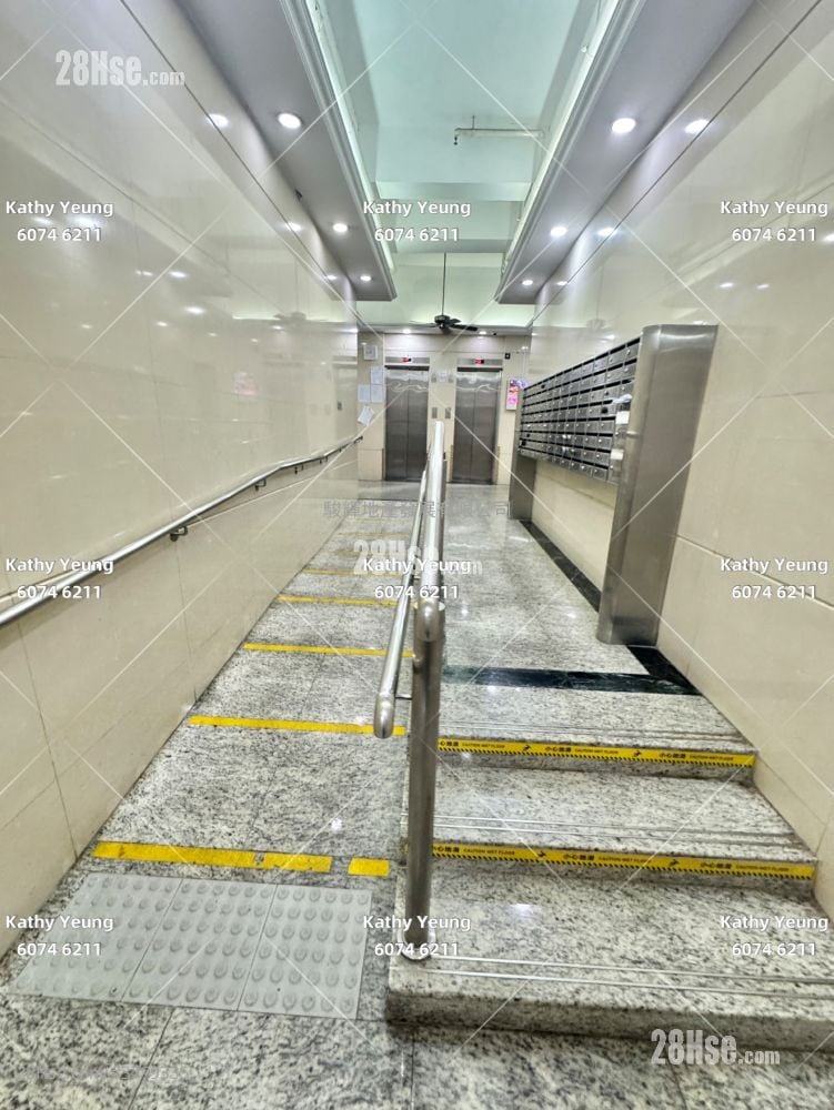 Yan On Building Rental Studio , 1 Bathroom 180 ft²