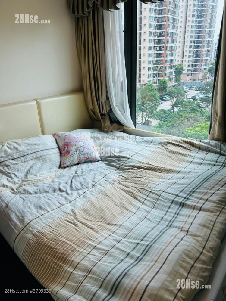 8 Royal Green Sell 3 Bedrooms 661 ft²