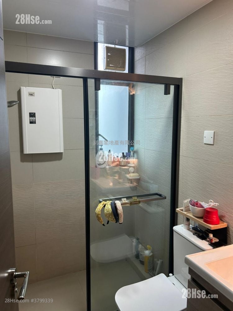 8 Royal Green Sell 3 Bedrooms 661 ft²