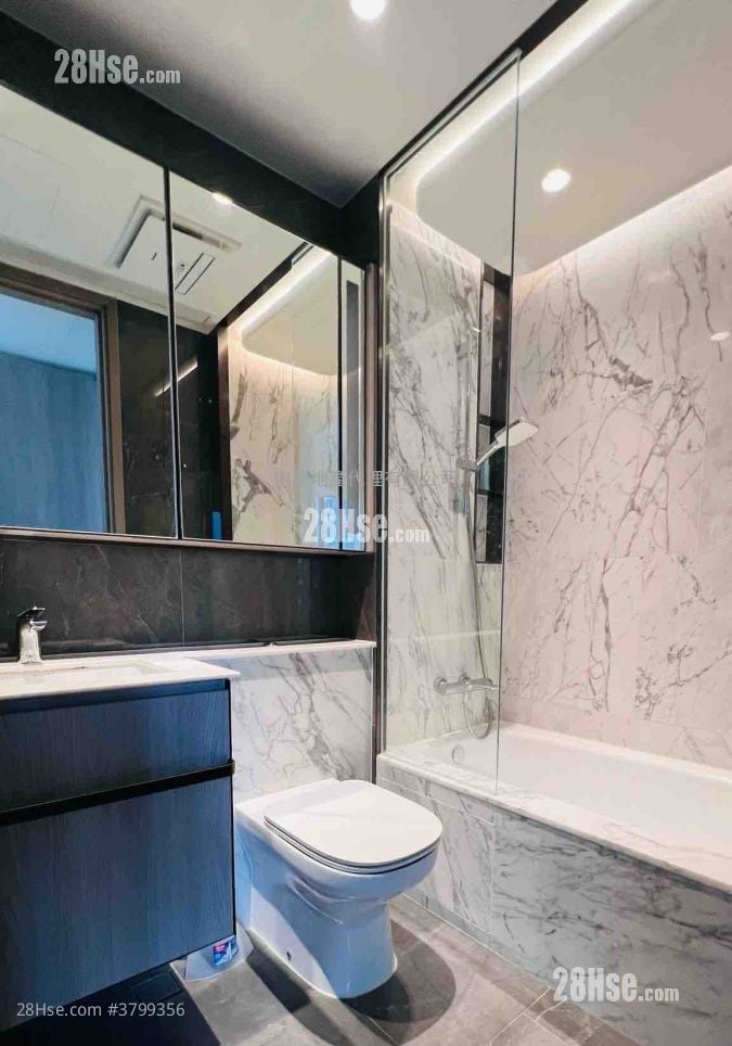 Le Pont Sell 3 Bedrooms , 2 Bathrooms 738 ft²