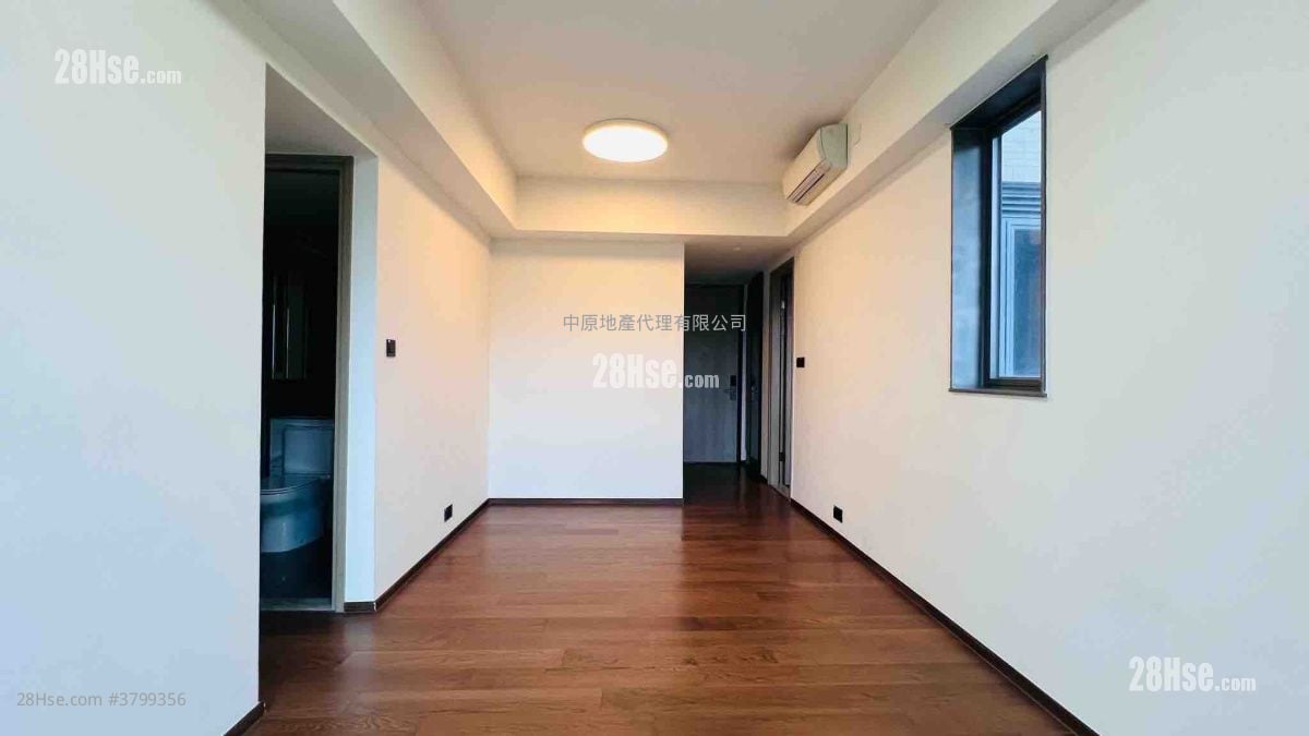 Le Pont Sell 3 Bedrooms , 2 Bathrooms 738 ft²
